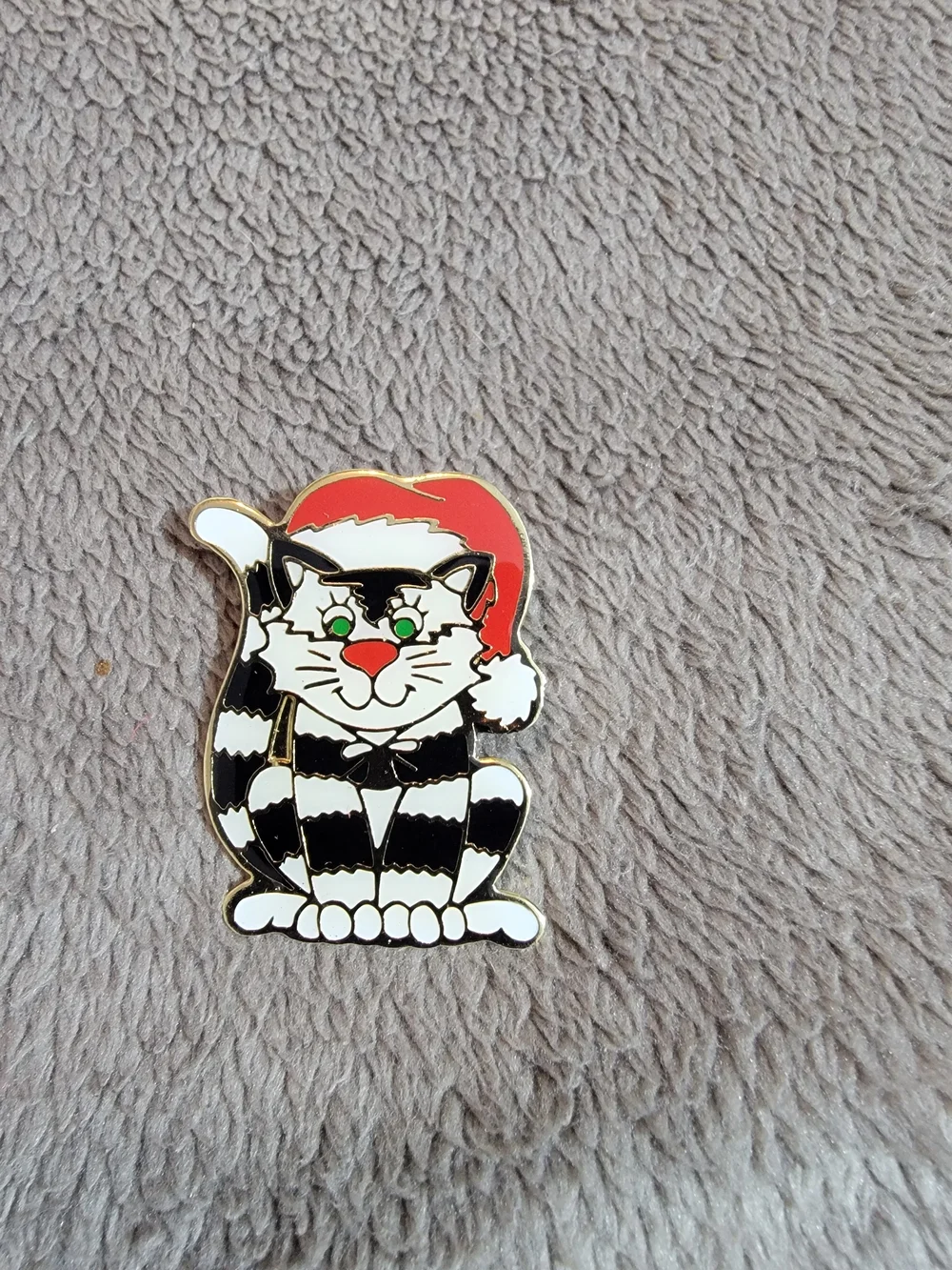 Source Unknown Black & White Striped Cat Pin with Red Santa Hat